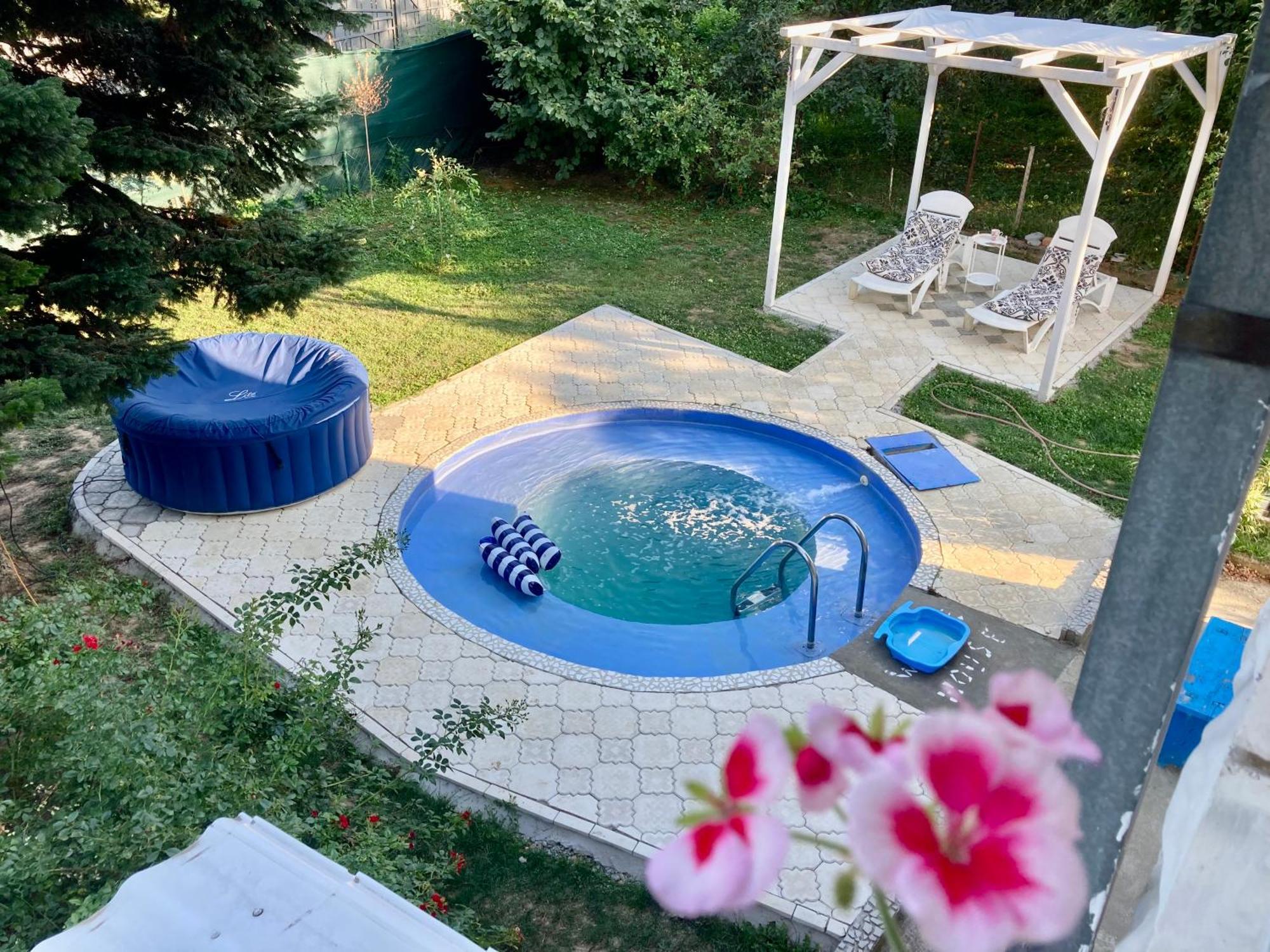 White House With Sauna And Jacuzzi Novi Sad Bagian luar foto
