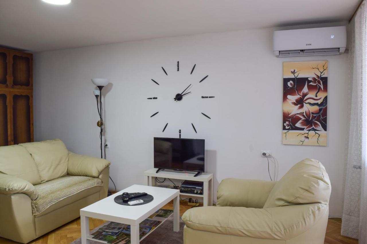 White House With Sauna And Jacuzzi Novi Sad Bagian luar foto